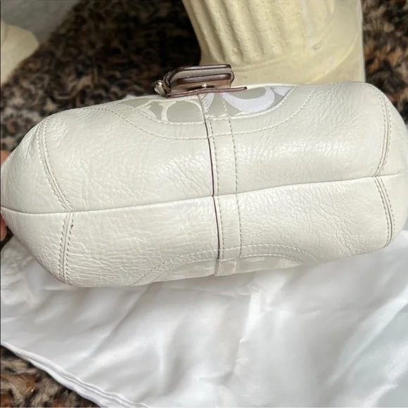 Y2K Coach SoHo Small Shoulder Tote - Picture 3 of 8